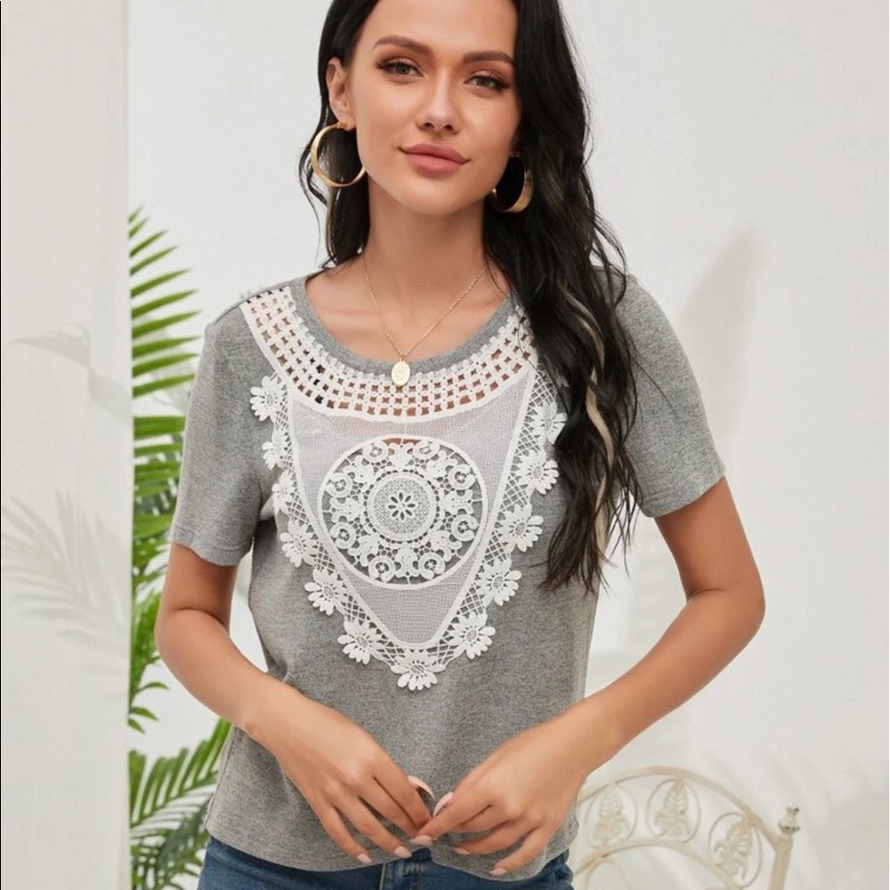 GUIPURE LACE INSERT TEE - Picture 5 of 6